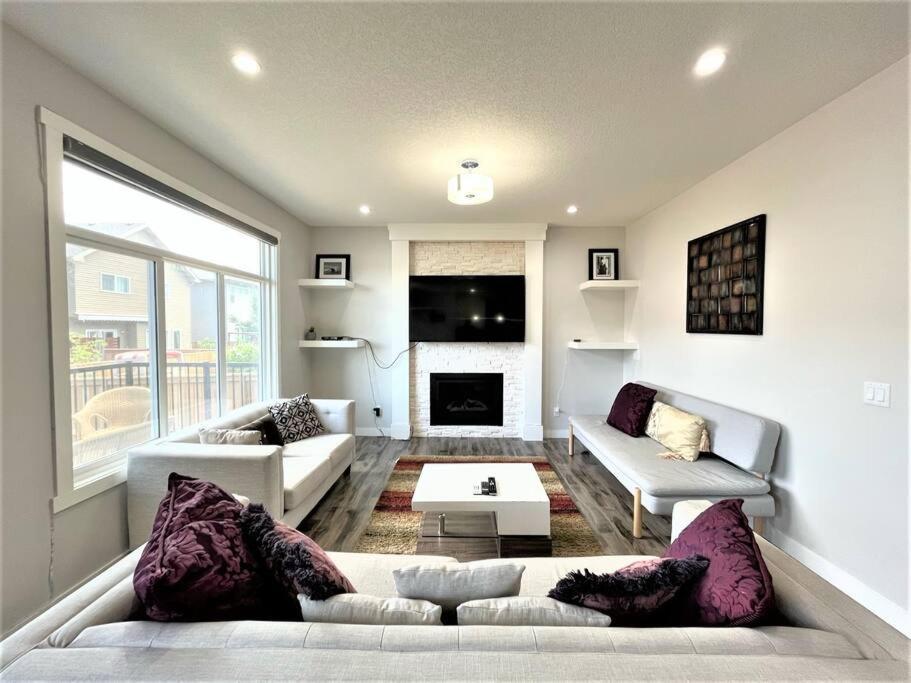 Villa Luxury Retreat For Large Groups YYC Exterior foto